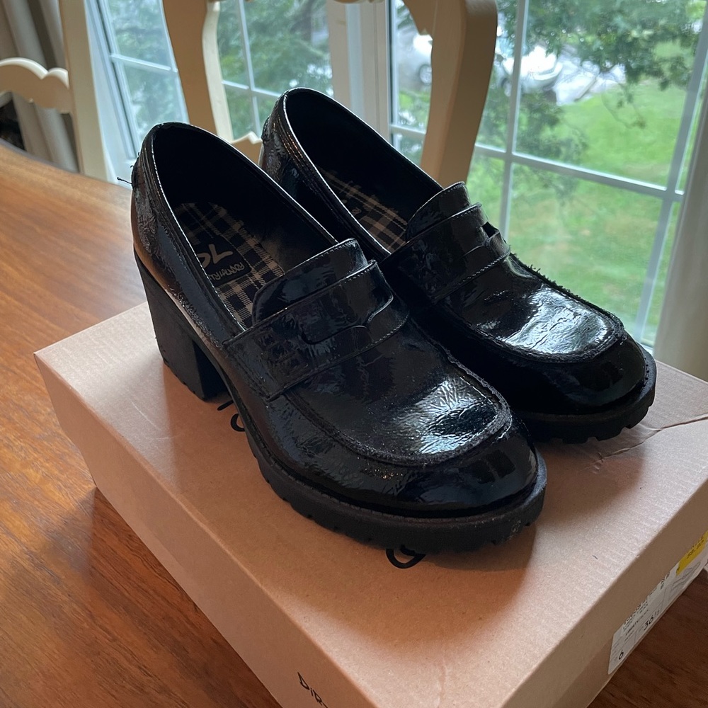 Black lugg sole loafers